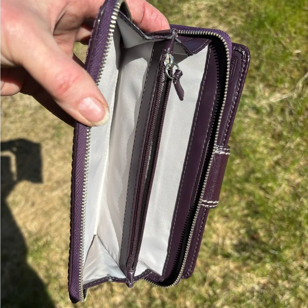 Coach Trifold Deep Prple Turnlock Wallet - Picture 8 of 13